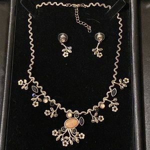 Beautiful vintage necklace and earrings set from a boutique